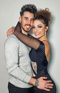 {"item":"Charlie & Vero"}